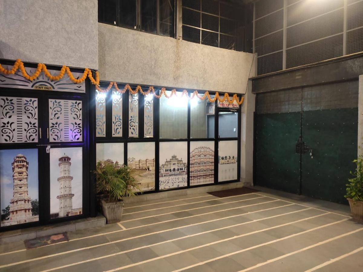 Sukh Sagar Hotel Jaipur Bagian luar foto