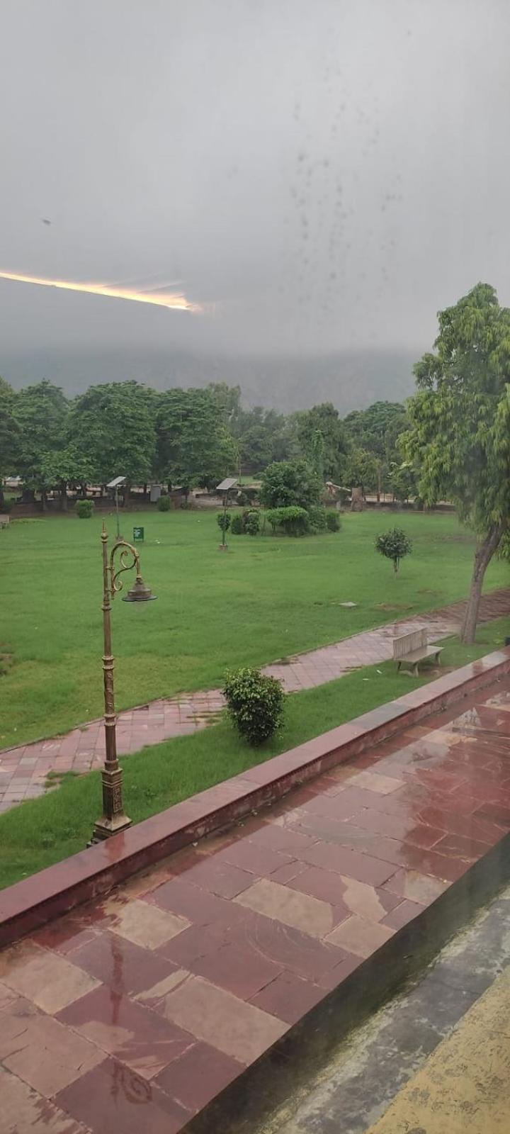 Sukh Sagar Hotel Jaipur Bagian luar foto