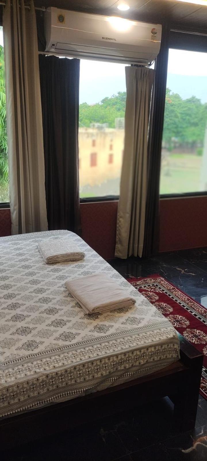 Sukh Sagar Hotel Jaipur Bagian luar foto