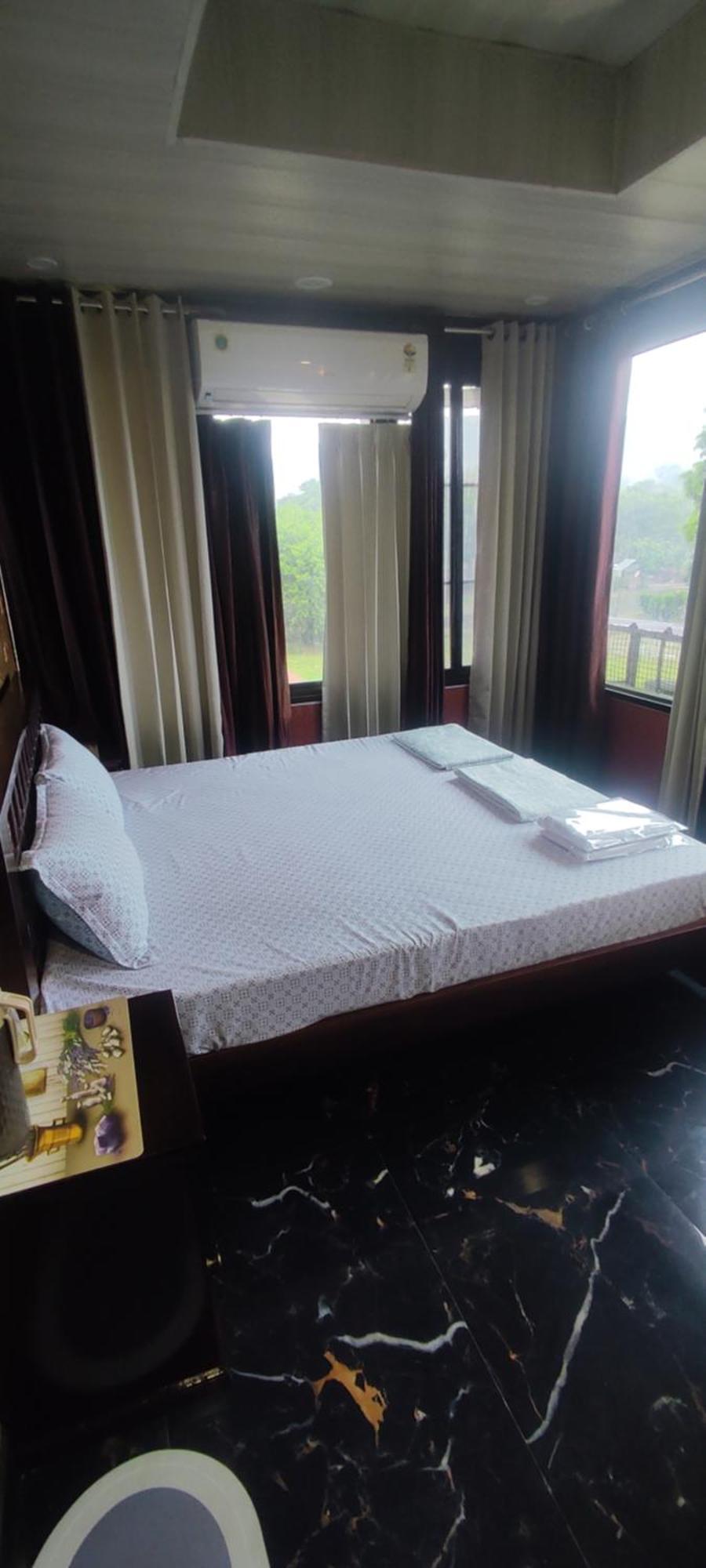 Sukh Sagar Hotel Jaipur Bagian luar foto